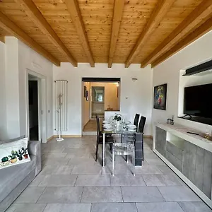 apt-near-train-station-luxury-house-5-beds.italymilanhotels.net/